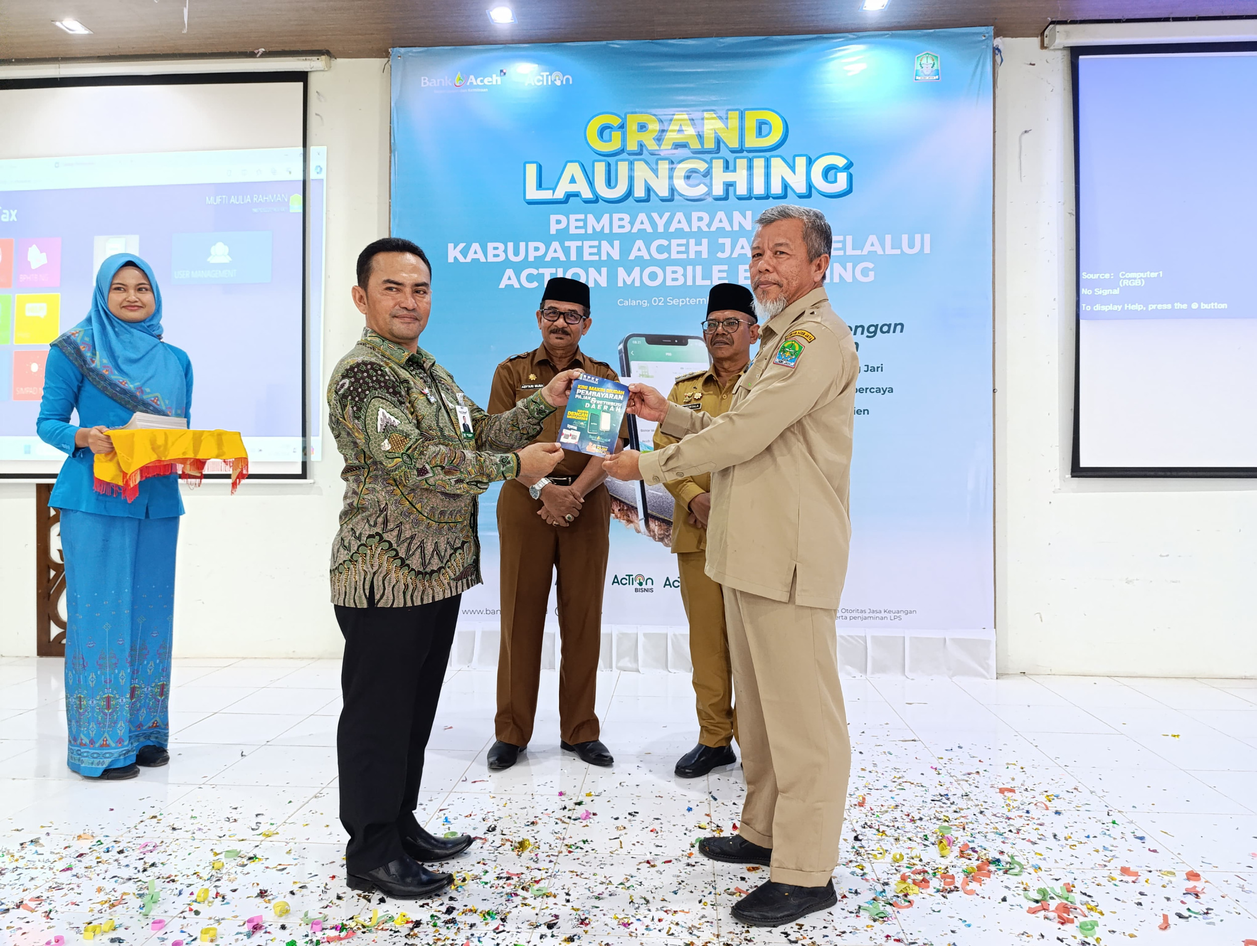 Pj. Bupati Aceh Jaya Resmikan Pembayaran PBB Lewat Action Mobile Banking