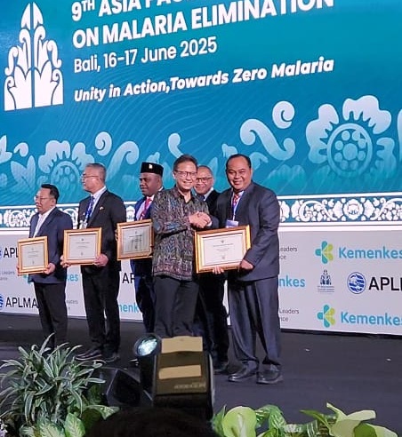 Kemenkes RI Anugerahkan Aceh Jaya Penghargaan Eliminasi Malaria Tahun 2025