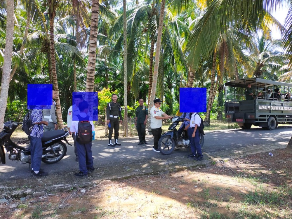 Mobil Satpol PP Aceh Jaya Datang, Dua Pelajar Melarikan Diri Ke Kebun Sawit