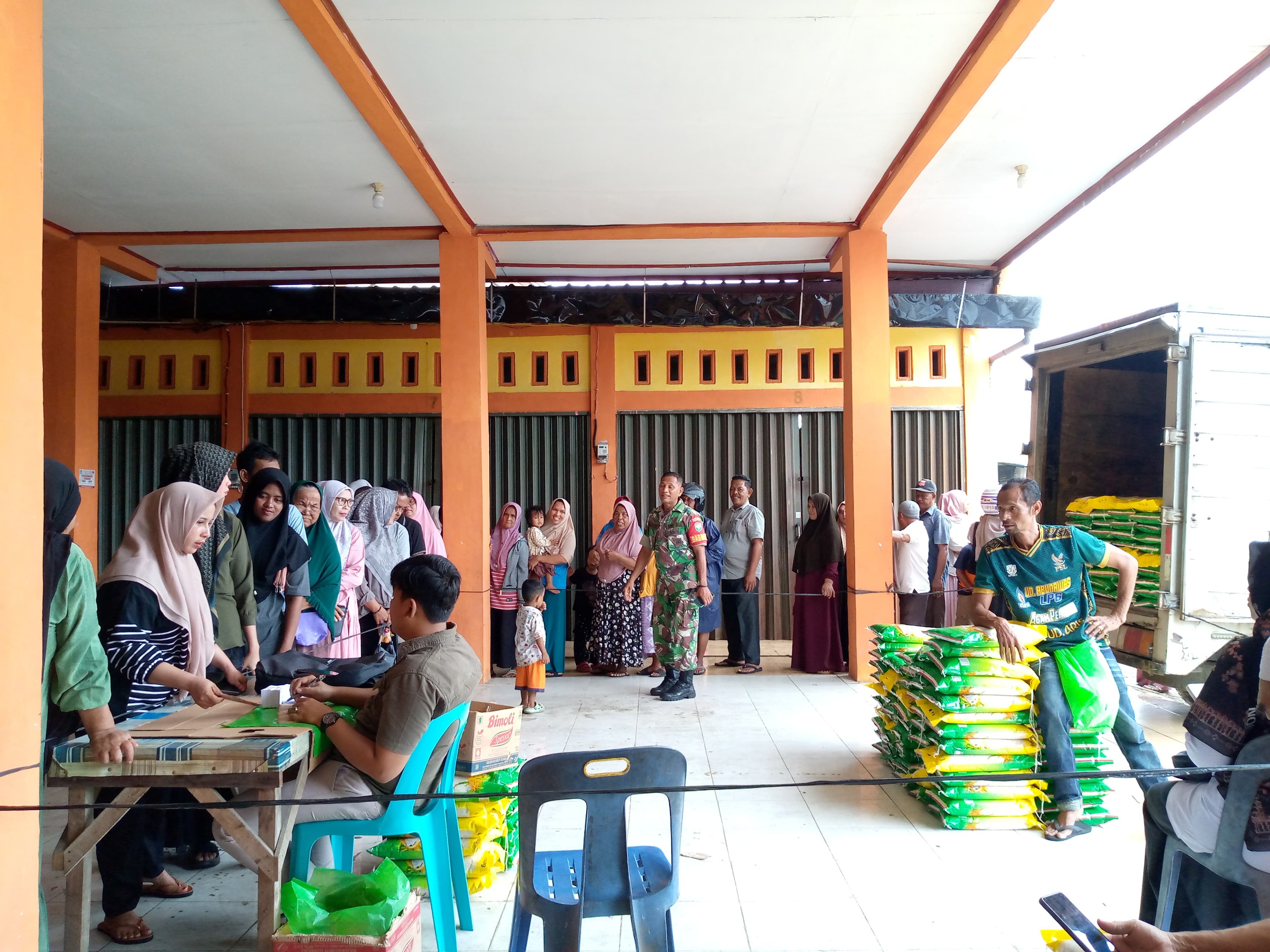 Pemkab Aceh Jaya Salurkan 3 Ton Beras Lewat GPM SPHP di Teunom